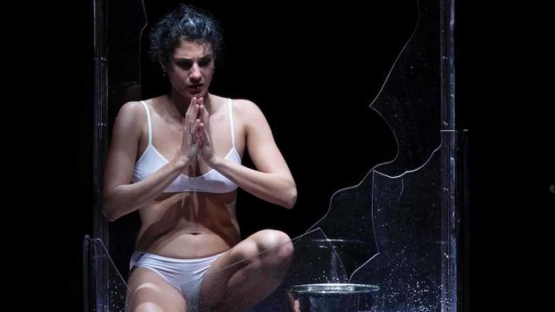 Prima teatrale di "CHEF" di Sabrina Mahfouz - con Viola Marietti - Regia di Serena Sinigaglia @ Teatro Elfo Puccini